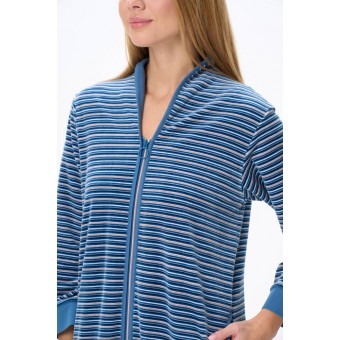 Халат  женский       из велюра   на молнии  с длинным рукавом