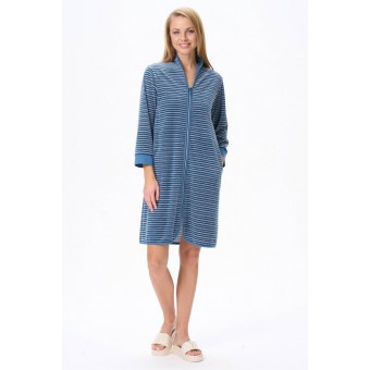 Халат  женский       из велюра   на молнии  с длинным рукавом