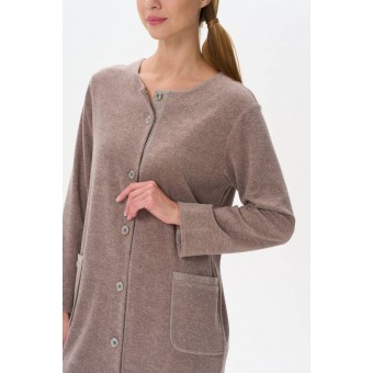 Халат  женский       махровый   на пуговицах  с длинным рукавом