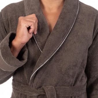 Халат  мужской       махровый       коричневый