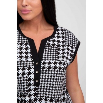 Футболка  женская       из кулирки       Белый, Черный  Абстракция