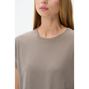 Футболка  женская       трикотажная       бежевая  однотонная