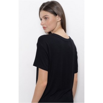 Футболка  женская       из вискозы       черная  однотонная Melado