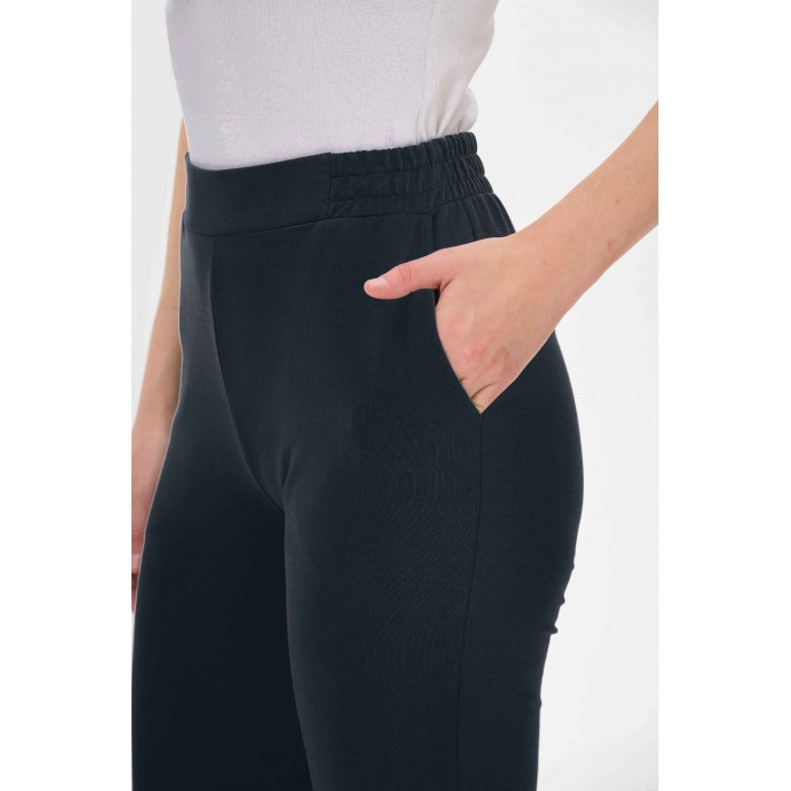 Брюки женские из футера черные
