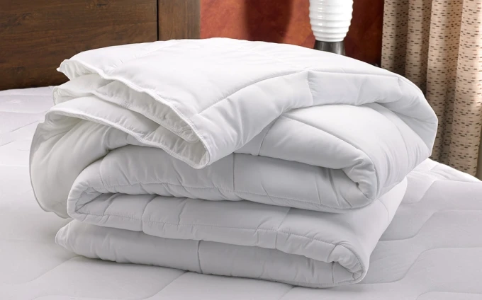 Одеяла и подушки