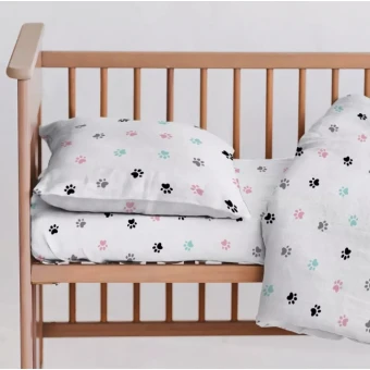 Комплект постельного белья  детский на резинке      из поплина        с наволочкой 40х60 Лапки Minki  